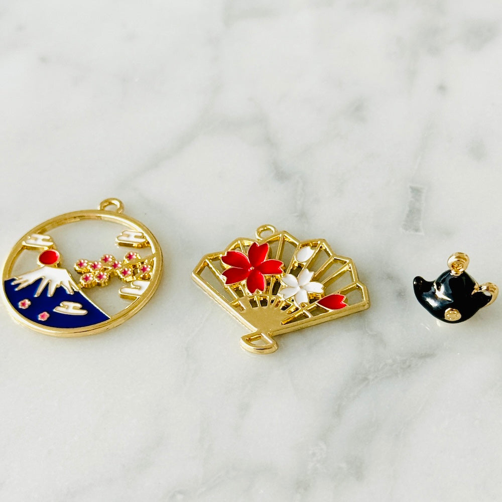JAPAN Black Teapot Charm (SURPRISE)