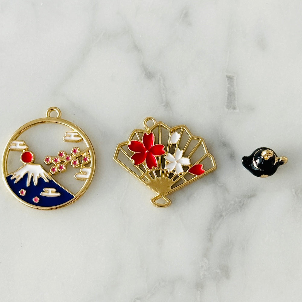 JAPAN Black Teapot Charm (SURPRISE)